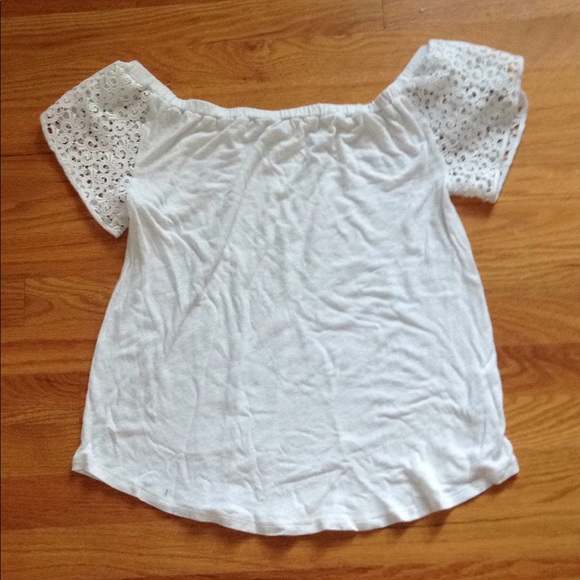 Merona White Off the Shoulder Shirt - Picture 1 of 2